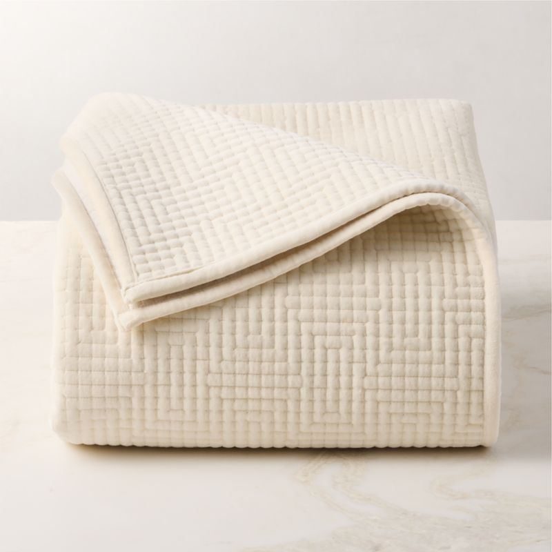Kolson Warm White Organic Cotton Velvet King Quilt - image 3 of 5