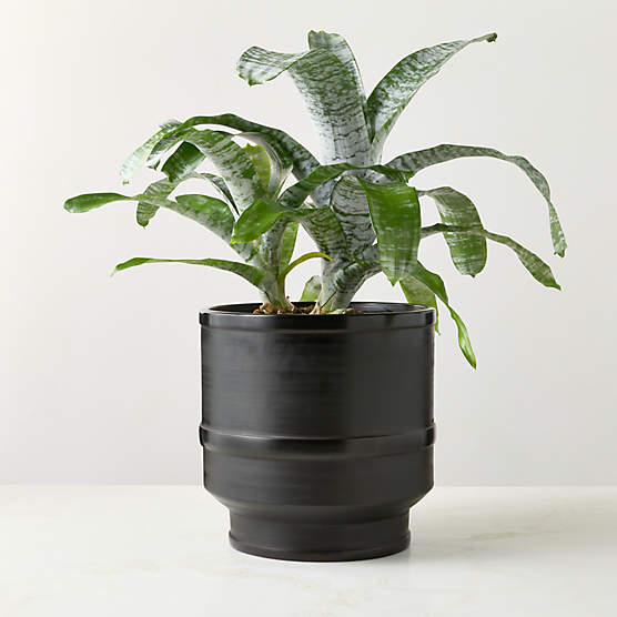 Lacuna Round Black Terracotta Planter Small