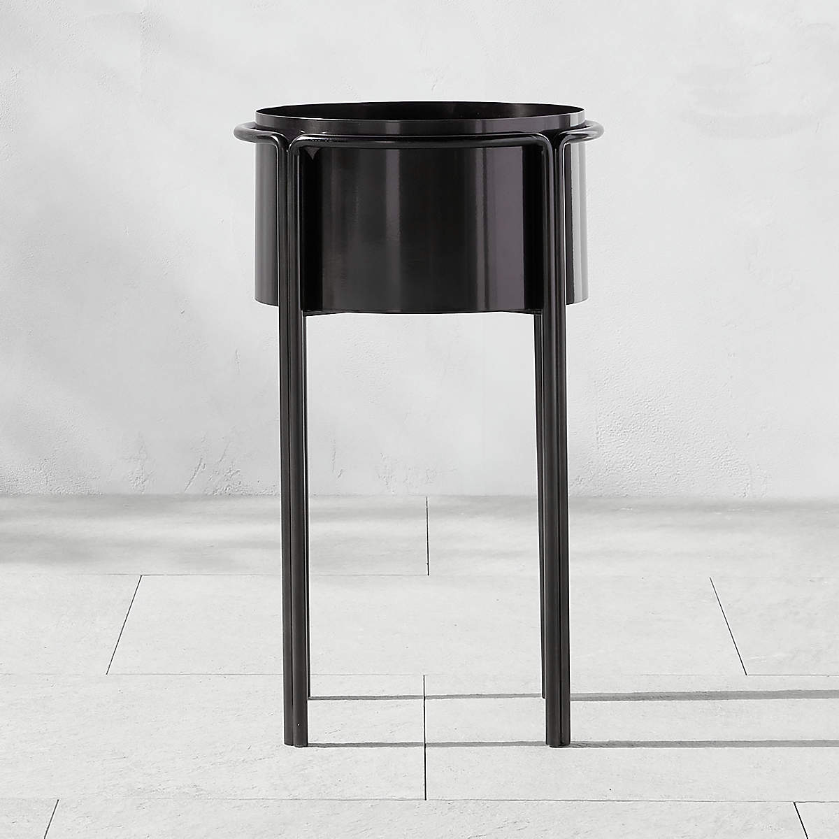 Lazo Modern Black Metal Outdoor Planter Stand Large + Reviews CB2