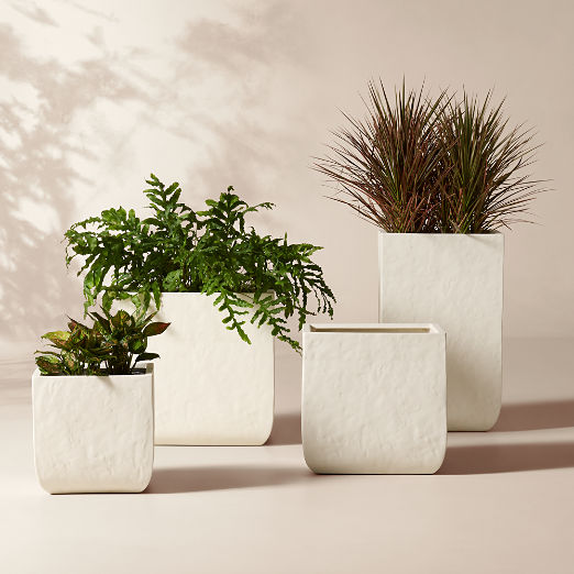 Leyla Ivory Faux Plaster Indoor/Outdoor Planters