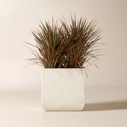 Leyla Ivory Faux Plaster Indoor/Outdoor Large Planter 20"
