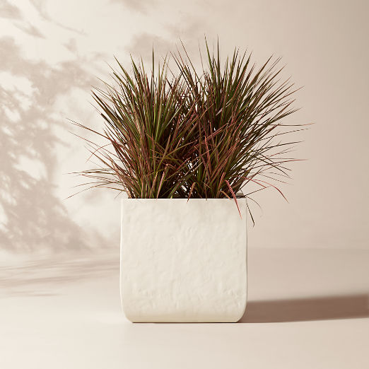 Leyla Ivory Faux Plaster Indoor/Outdoor Large Planter 20"H