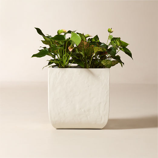 Leyla Ivory Faux Plaster Indoor/Outdoor Medium Planter 16"