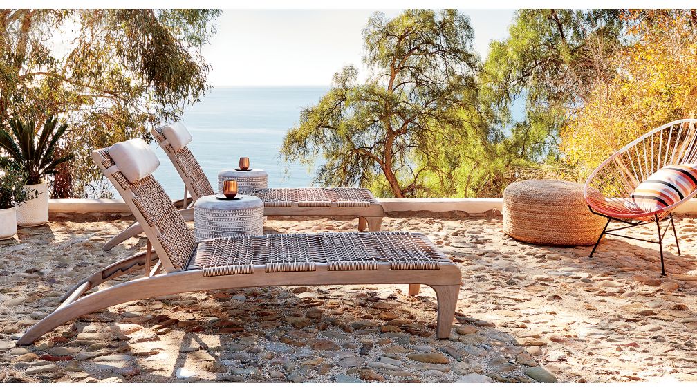 Beachy Patio Lounger