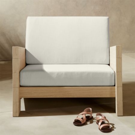 Lunes White Outdoor Lounge Chair Cb2 Canada