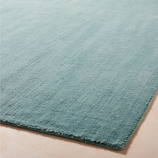 Lyla Handloomed Silver Blue Solid Performance Area Rug 5'x8'