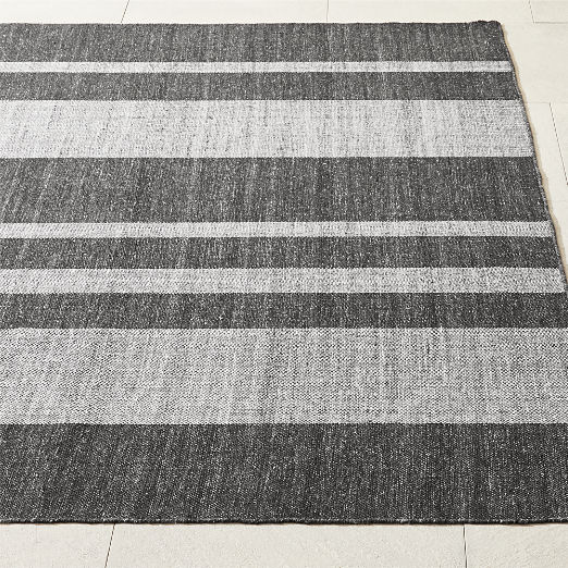 Maar Stripe Black and Warm White Indoor/Outdoor Performance Area Rug 9'x12'