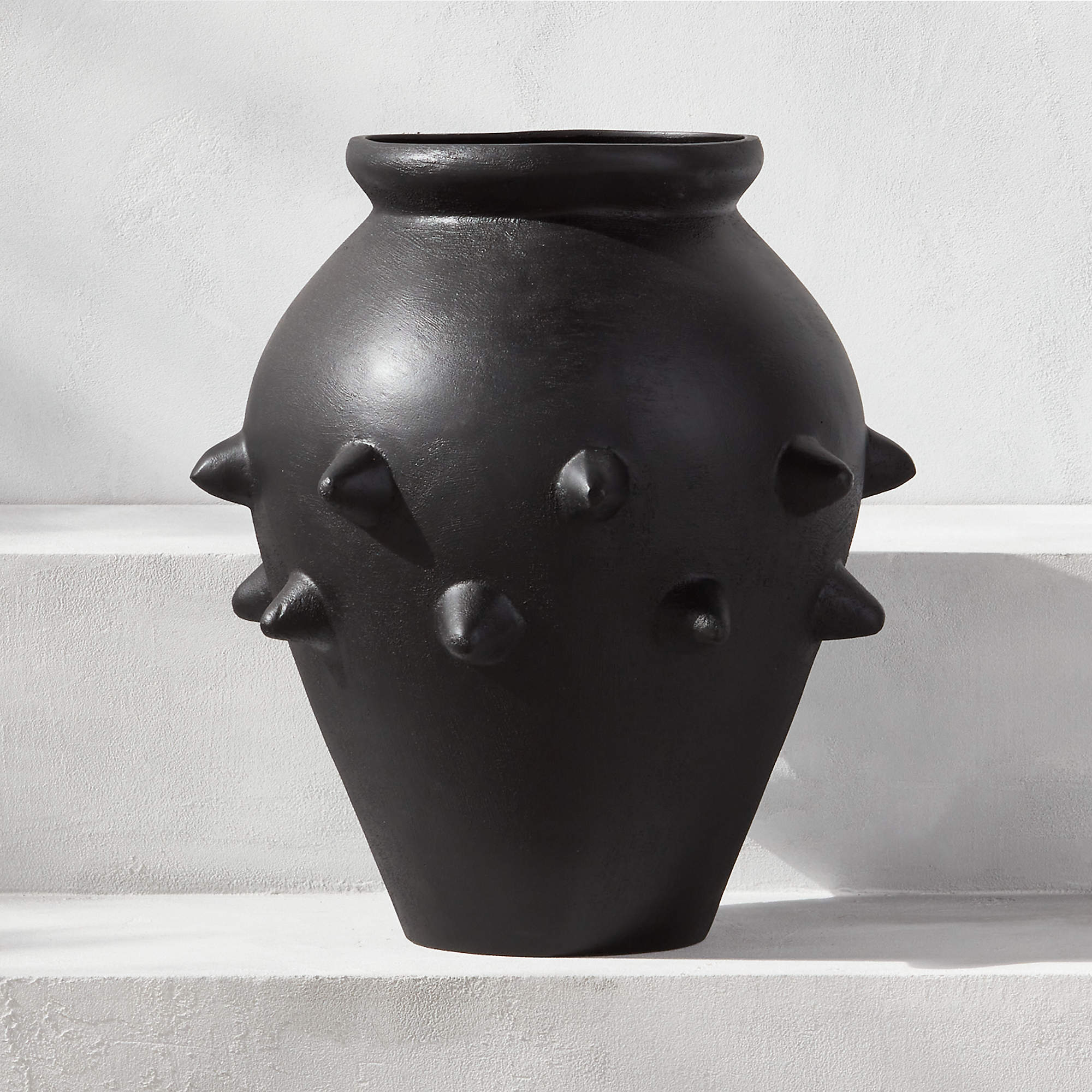 Mosi Modern Black Metal Outdoor Planter Vase + Reviews CB2