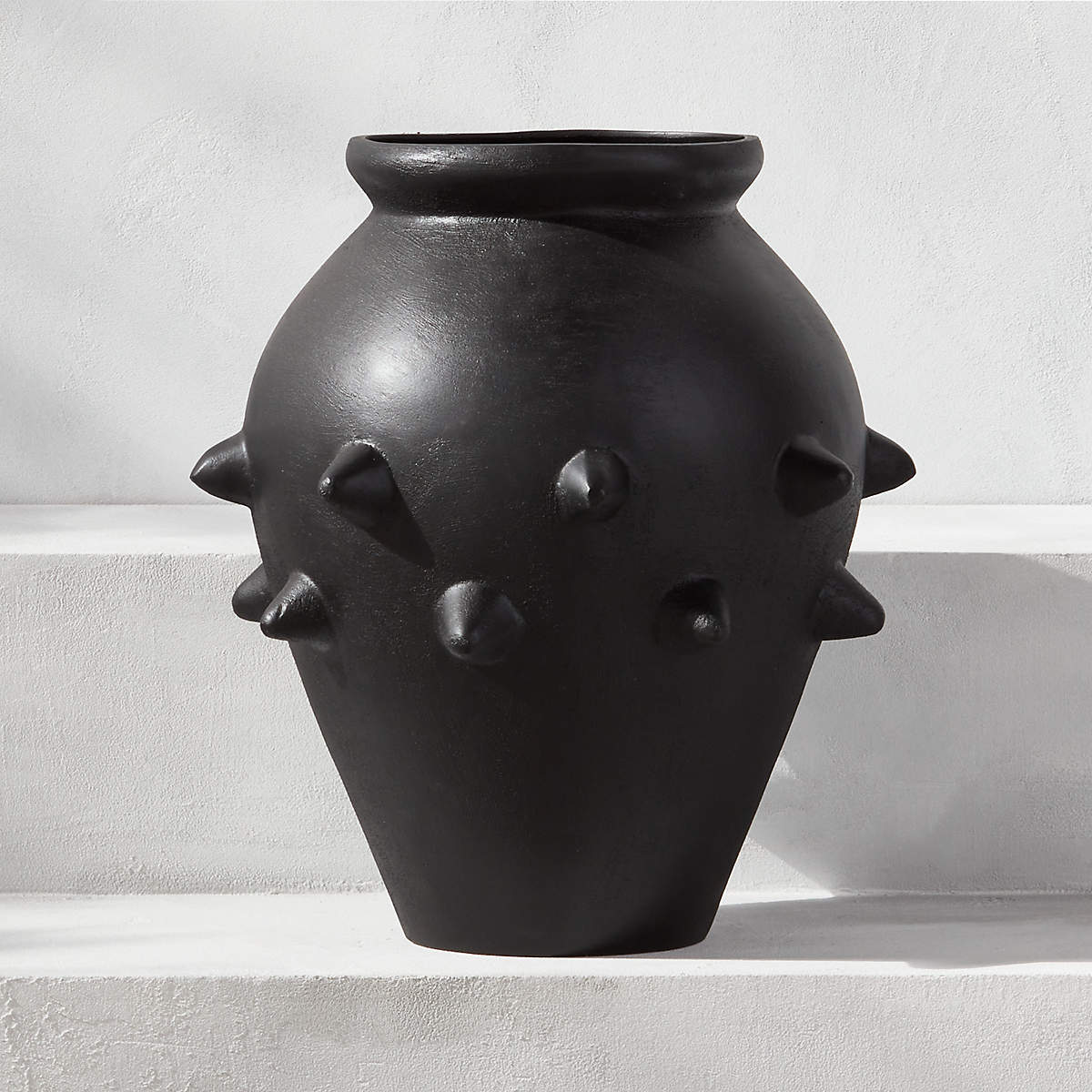 Mosi Modern Black Metal Outdoor Planter Vase + Reviews | CB2