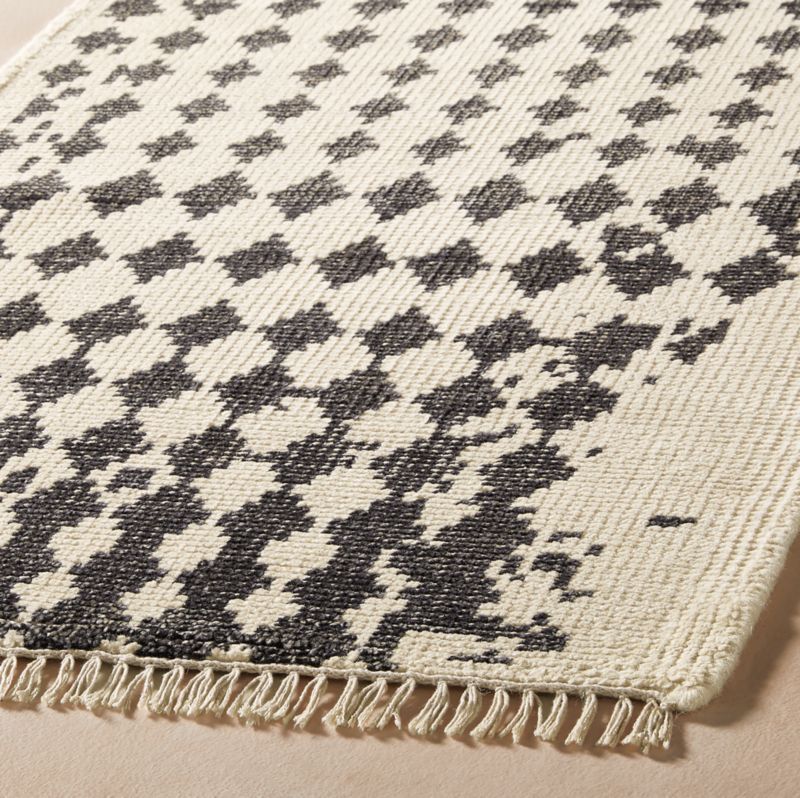Neutro Black and Warm White Abstract Hand-Knotted New Zealand Wool Runner Rug 2.5'x8'