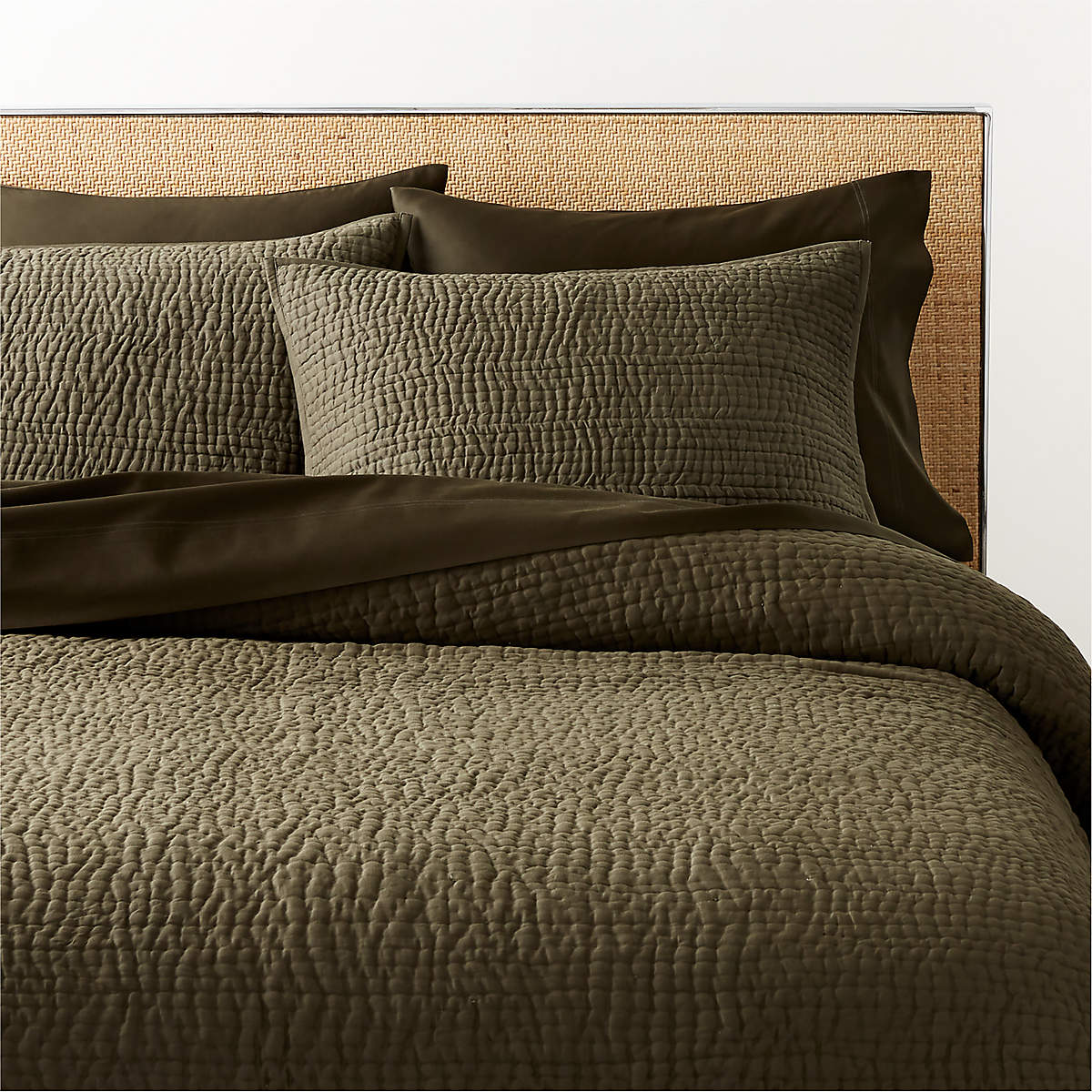 Stiched Organic Cotton Sateen Dark Green Quilt And Pillow Shams Cb2