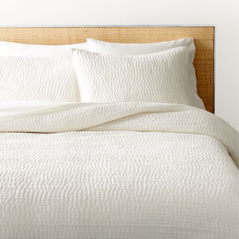 Stitched Organic Cotton Sateen Ivory Full/Queen Quilt + Reviews | CB2