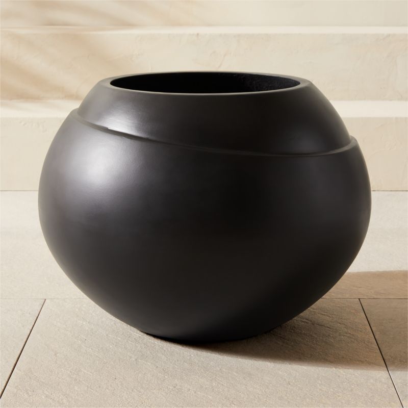 Ortice Round Black Indoor/Outdoor Planter Short | CB2