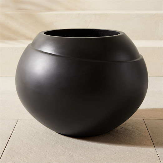 Ortice Round Black Indoor/Outdoor Planter Short