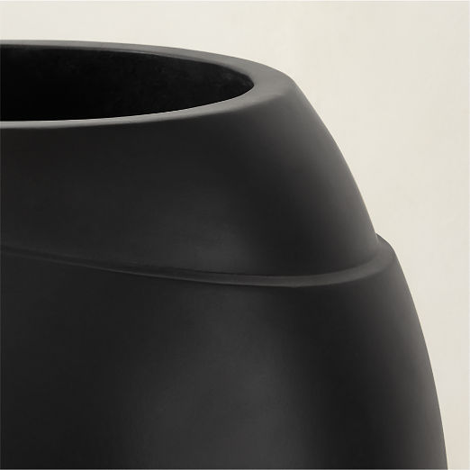 Ortice Round Black Indoor/Outdoor Planter Tall