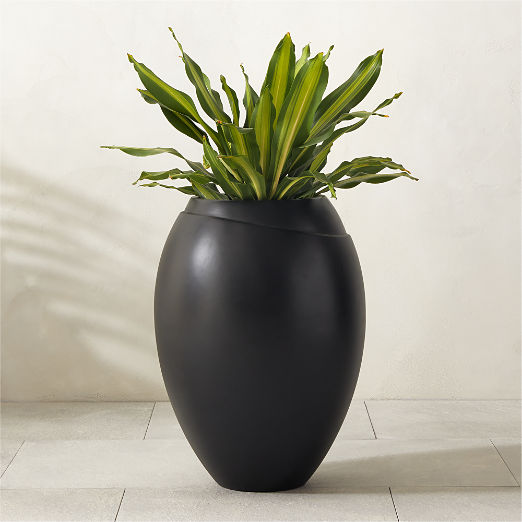 Ortice Round Black Resin Indoor/Outdoor Large Planter 26"H
