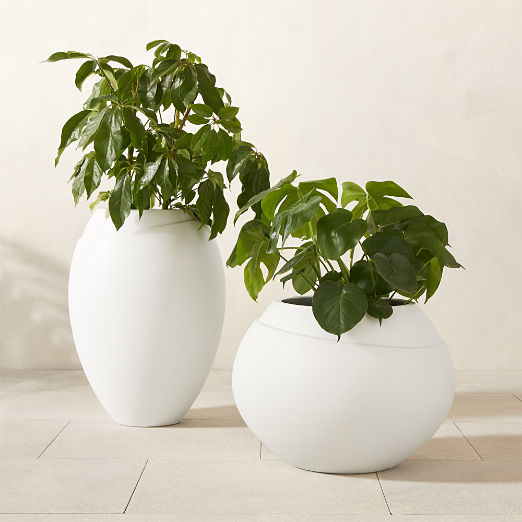Ortice Round White Indoor/Outdoor Planters