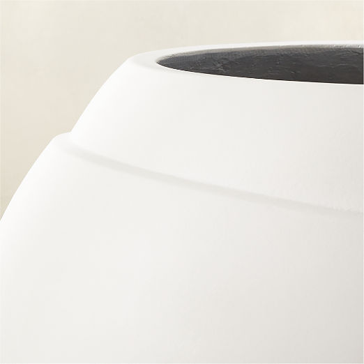 Ortice Round White Indoor/Outdoor Planters