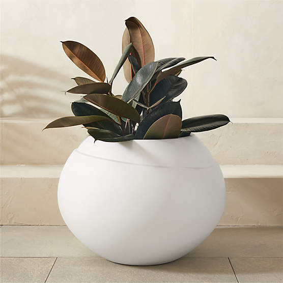 Ortice Round White Indoor/Outdoor Planter Short