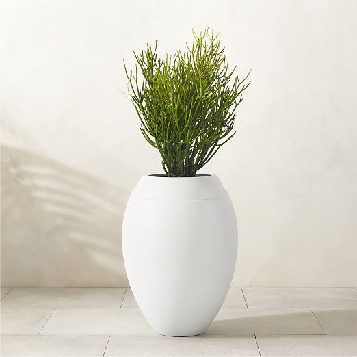 Ortice Round White Resin Indoor/Outdoor Large Planter 26"H
