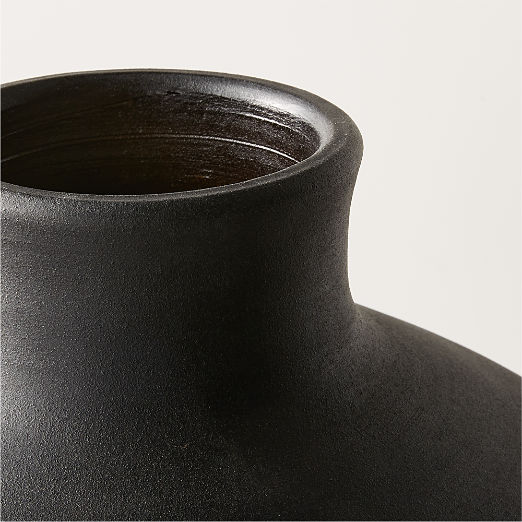 Osito Round Black Terracotta Floor Vase