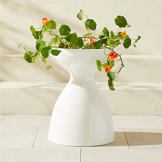 Porta White High-Gloss Cement Indoor/Outdoor Large Planter 24"