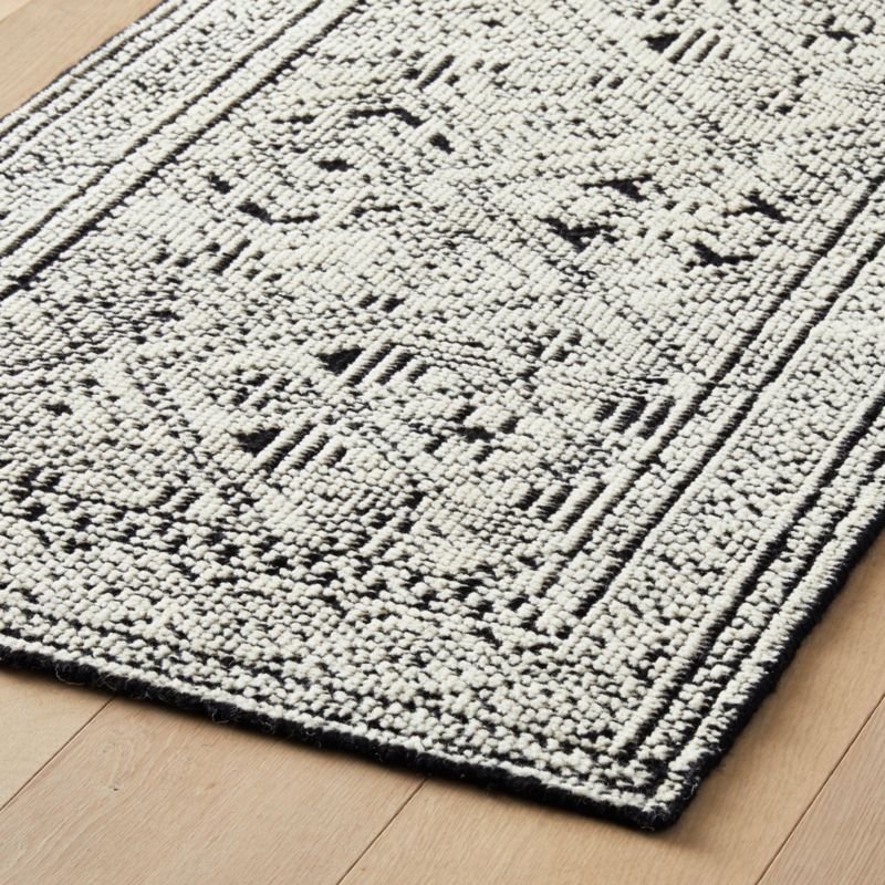 Raumont HandKnotted Black Detailed Hallway Runner Rug 2.5'x8