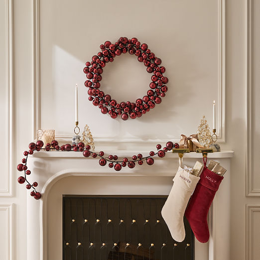 Red Ball Holiday Wreath 24"