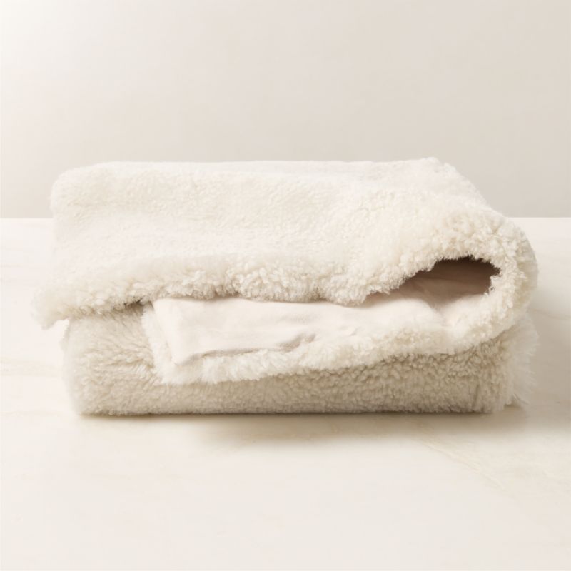 View Roslin Warm White Shearling Throw Blanket 35"x70' details