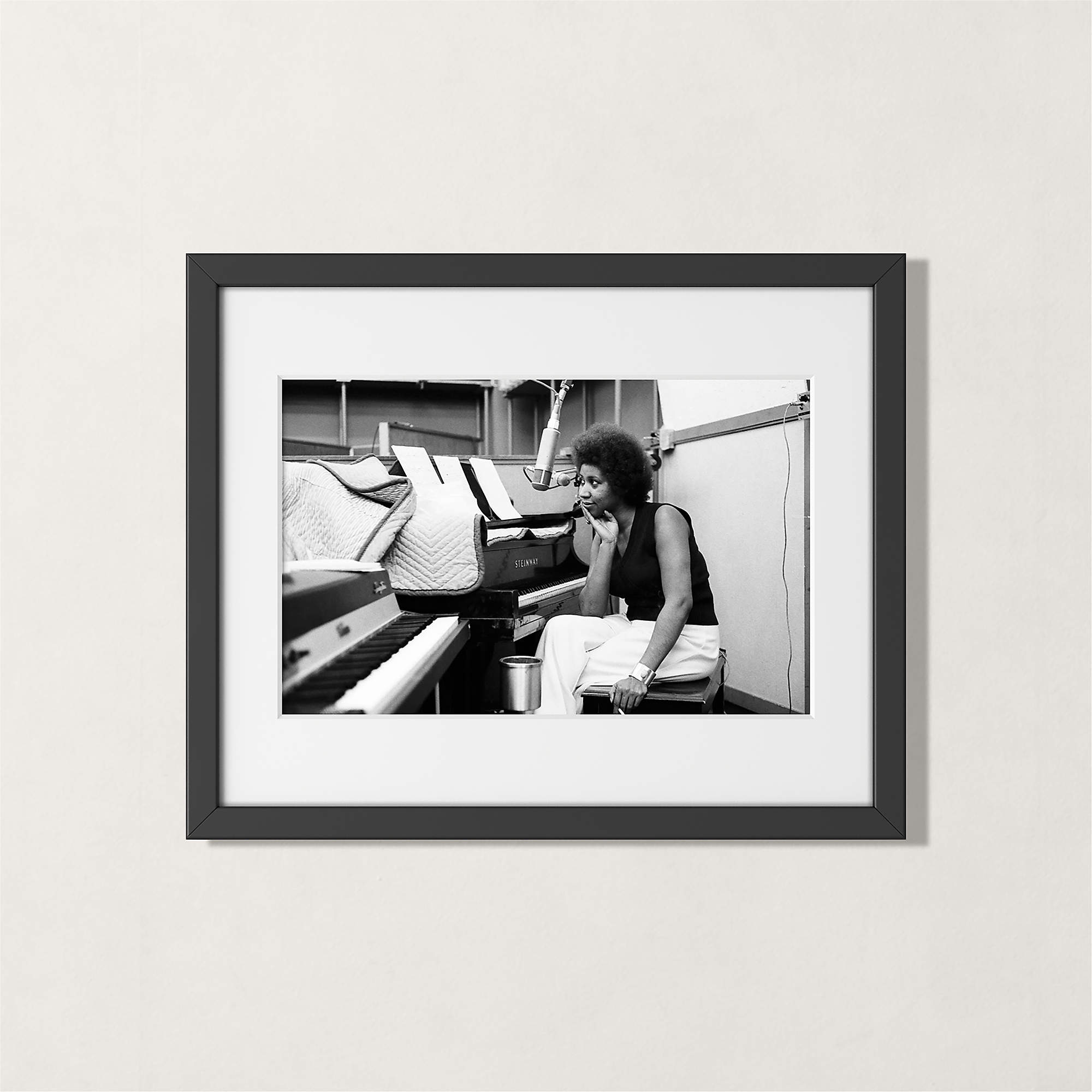 アート・デザイン・音楽 American Photography 23: Selected Images aretha-at-the-piano-art-print-