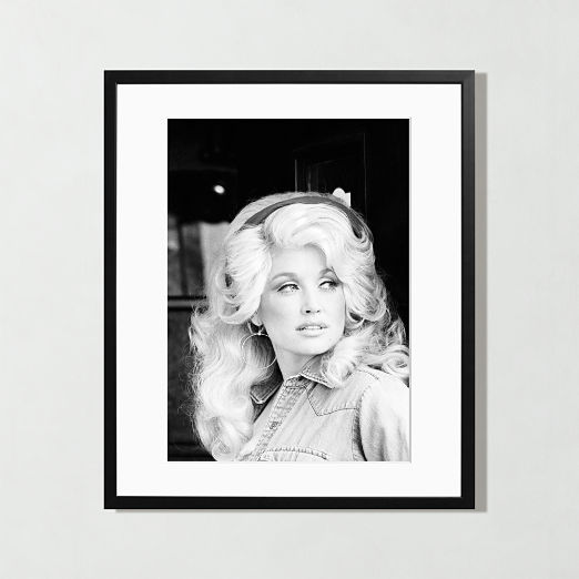'Dolly Parton in New York City' Photographic Print in Black Frame 21.75"x25.75"