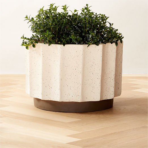 Scallop White Ceramic Indoor/Outdoor Medium Planter 13.5"H