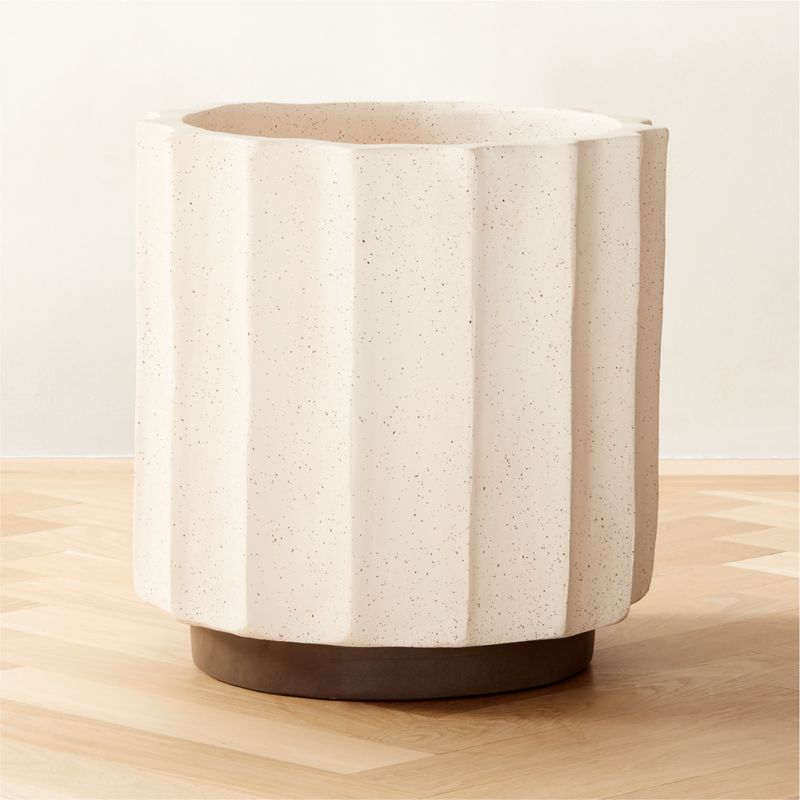 Scalloped Terracotta Garden Pot and Saucer – Farmhouse Pottery