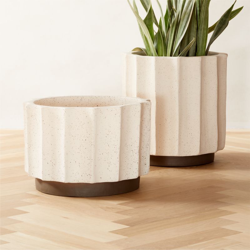 Scallop White Clay Indoor/Outdoor Planter Medium - image 2 of 8