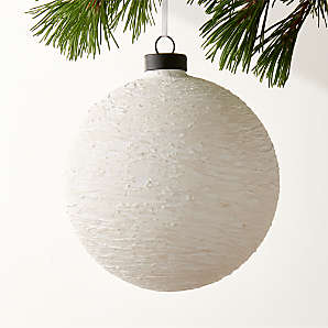 Modern Christmas Decor: Christmas Trees, Ornaments, Stockings