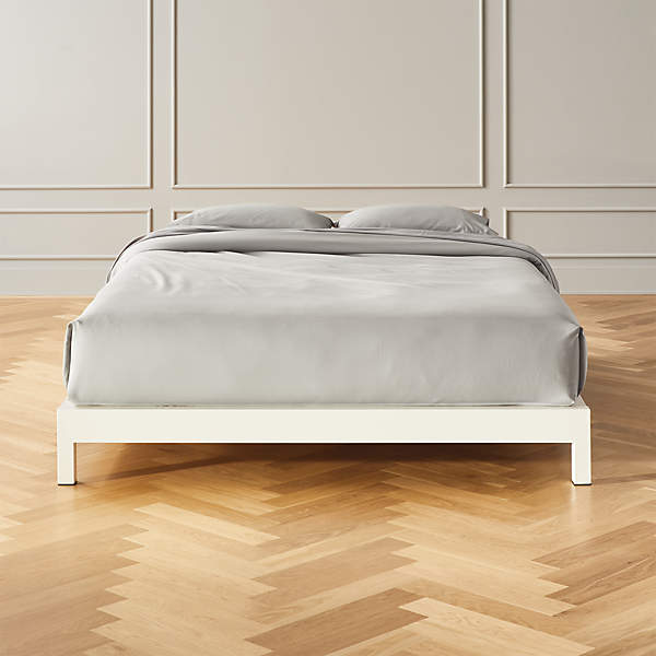 Simple White Metal Bed Base Queen, Base Bed Frame Queen