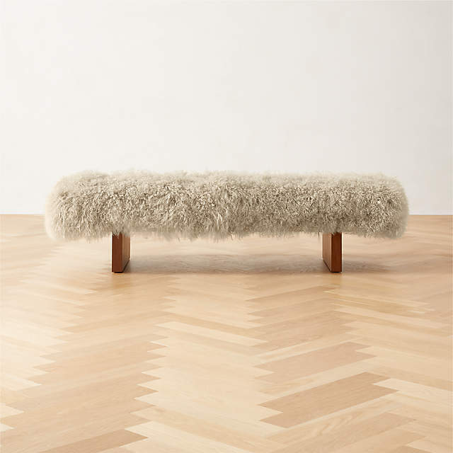 Bench with sheepskin online throw