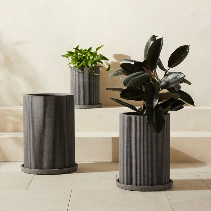 Stari Light Grey Indoor/Outdoor Small Planter with Saucer - image 2 of 7