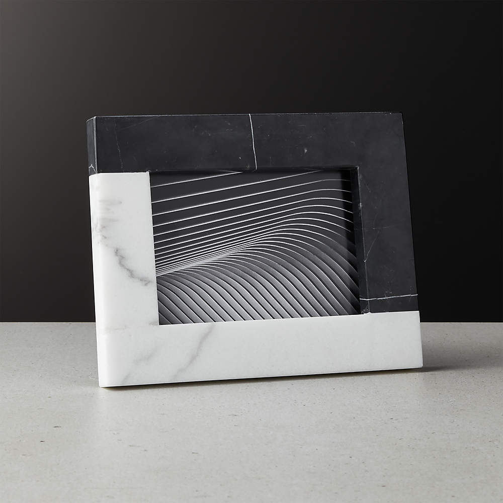Sammita 4x6 Black & White Picture Frame - Hand Carved Marble