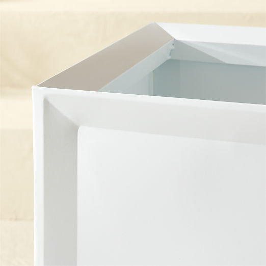 Varo White Metal Indoor/Outdoor Planters