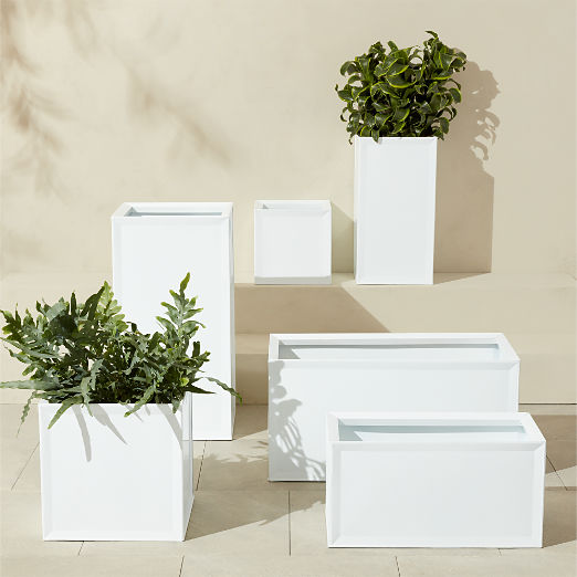 Varo White Metal Indoor/Outdoor Planters