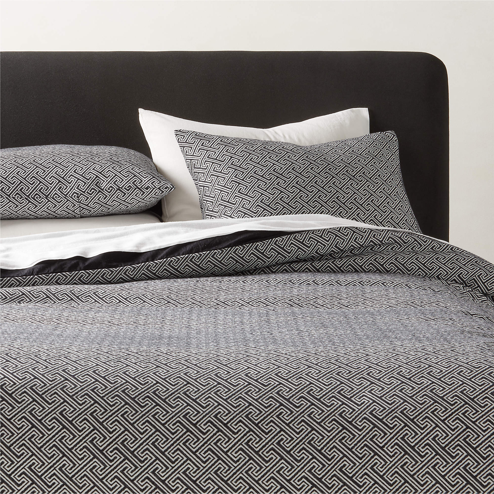 Varra Modern Black and White King Duvet Cover + Reviews CB2 Canada