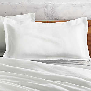 white pillow sham