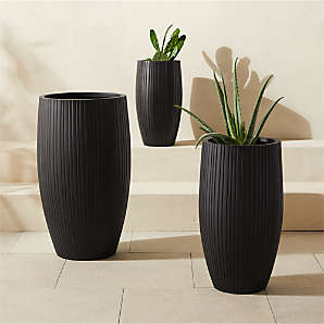 Modern Outdoor Planters, Planter Bowls & Plant Pots for the Patio