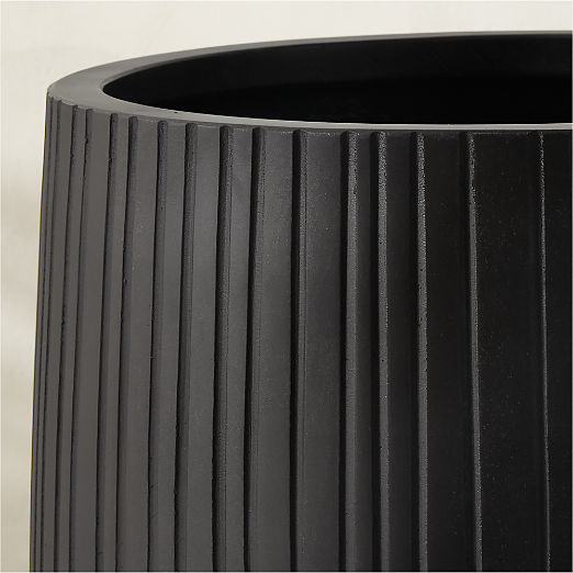 Zadie Black Resin Indoor/Outdoor Planters