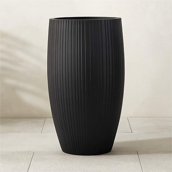 Zadie Black Resin Indoor/Outdoor Planter Large