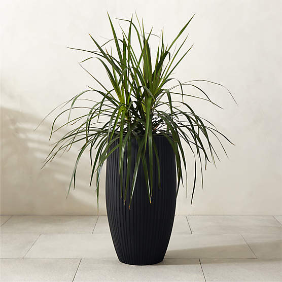 Zadie Black Resin Indoor/Outdoor Large Planter 25.25"