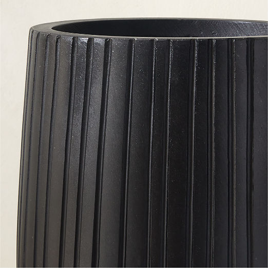 Zadie Black Resin Indoor/Outdoor Planters