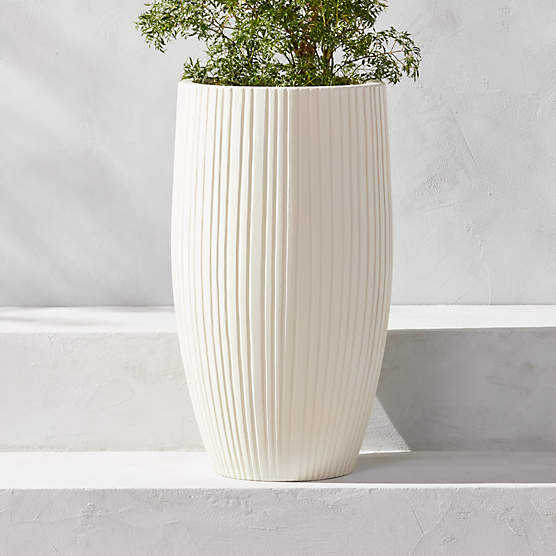 Zadie White Resin Indoor/Outdoor Planter Medium