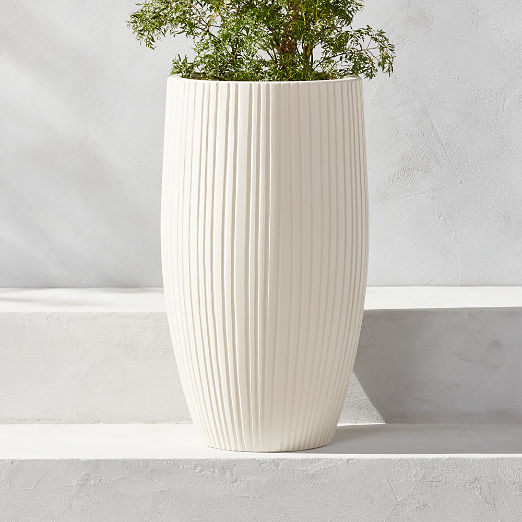 Zadie White Resin Indoor/Outdoor Large Planter 25.25"H
